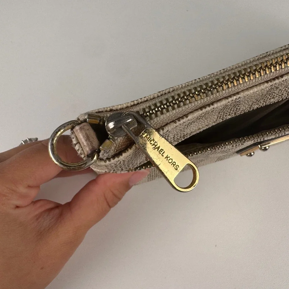 Michael Kors light wear